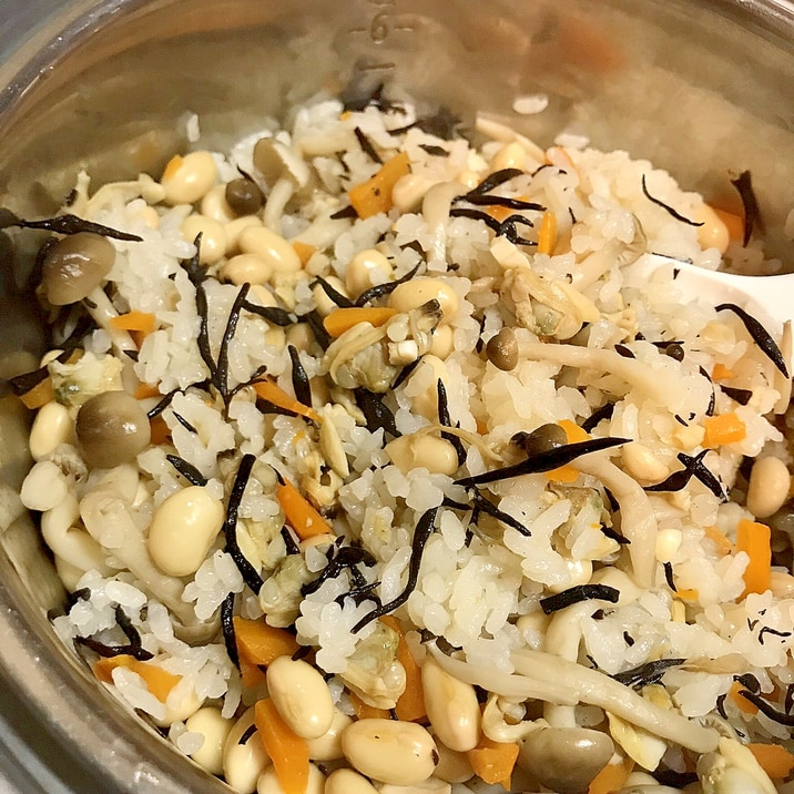 電鍋レシピ あさり水煮缶と大豆の炊き込みごはん レシピ 作り方 By おうちで部活 電鍋部 楽天レシピ